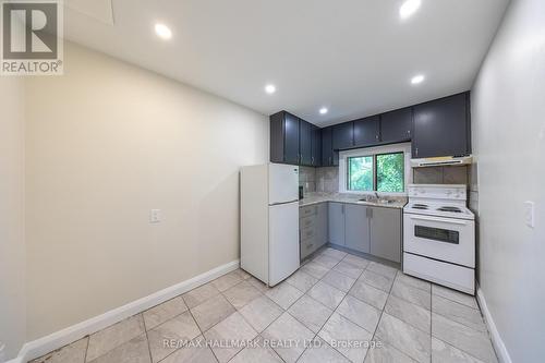 UPPER - 1366 DAVENPORT ROAD , Toronto, Ontario M6H 2G9 5