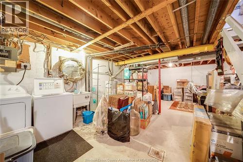 5492 Lassaline Ave #4, Windsor, ON - Indoor Photo Showing Laundry Room