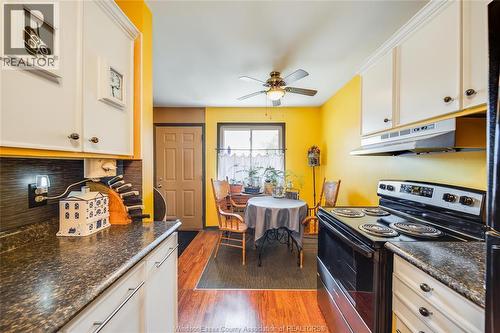 5492 Lassaline Ave #4, Windsor, ON - Indoor Photo Showing Kitchen