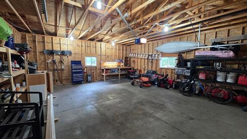 112 Berg Crescent, Russell, MB - Indoor Photo Showing Garage