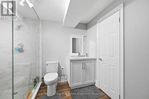 2312 Ridgeview Court, Burlington, ON - Indoor Photo Showing Bathroom