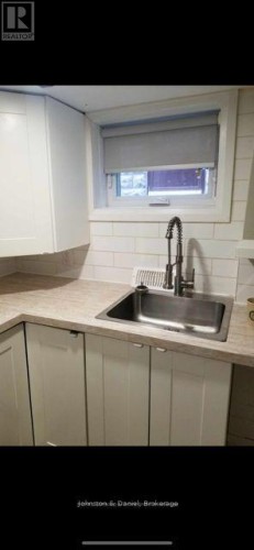 STUDIO - 183 BELGRAVIA AVENUE , Toronto, Ontario M6E 2M6 3