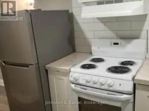 STUDIO - 183 BELGRAVIA AVENUE , Toronto, Ontario M6E 2M6 4