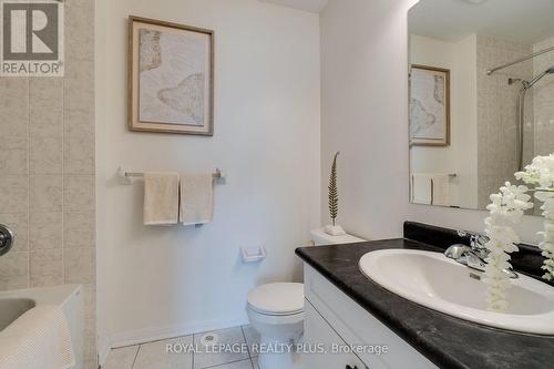501 Cavanagh Lane, Milton, ON - Indoor Photo Showing Bathroom