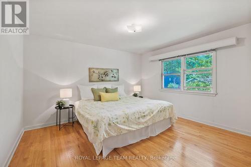 2056 Dovercourt Avenue, Ottawa, ON - Indoor Photo Showing Bedroom