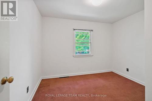 2056 Dovercourt Avenue, Ottawa, ON - Indoor Photo Showing Other Room
