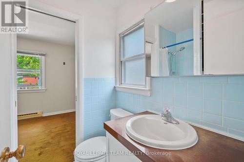 2056 Dovercourt Avenue, Ottawa, ON - Indoor Photo Showing Bathroom