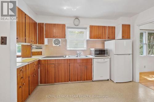 2056 Dovercourt Avenue, Ottawa, ON - Indoor Photo Showing Kitchen With Double Sink