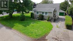 322 KIRCHOFFER AVENUE  Ottawa, ON K2A 1Y3