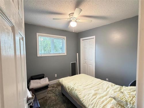 545 3Rd Avenue, Rivers, MB - Indoor Photo Showing Bedroom