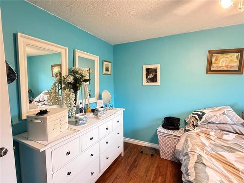 545 3Rd Avenue, Rivers, MB - Indoor Photo Showing Bedroom