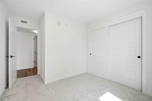 117 545 Dale Boulevard, Winnipeg, MB - Indoor Photo Showing Other Room