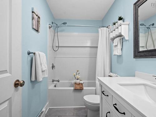 84 Pine Court, Wilmot, NS - Indoor Photo Showing Bathroom