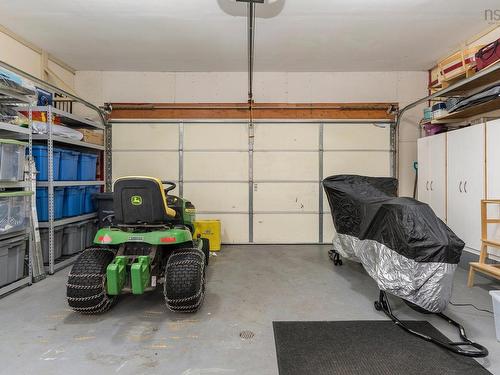 84 Pine Court, Wilmot, NS - Indoor Photo Showing Garage