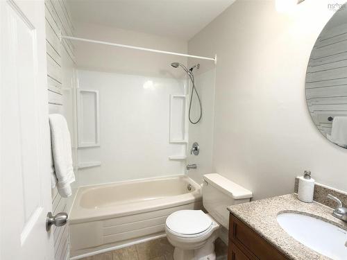84 Pondicherry Crescent, Dartmouth, NS 
