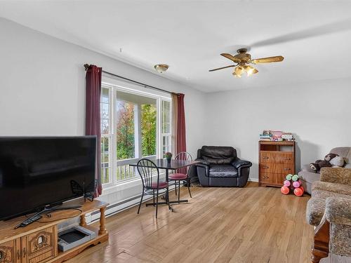 127 Highland Avenue, Wolfville, NS - Indoor Photo Showing Living Room