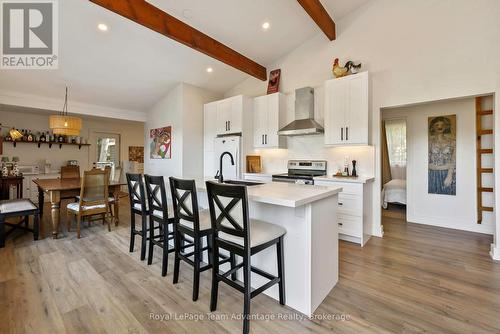 8 Firefly Way, Seguin, ON - Indoor Photo Showing Kitchen With Upgraded Kitchen