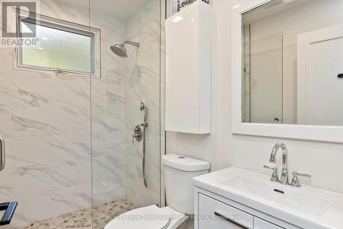 8 Firefly Way, Seguin, ON - Indoor Photo Showing Bathroom