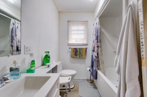 Salle de bains - 105 Rue Principale, Ripon, QC - Indoor Photo Showing Bathroom