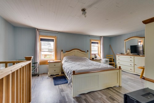 Chambre à coucher principale - 105 Rue Principale, Ripon, QC - Indoor Photo Showing Bedroom
