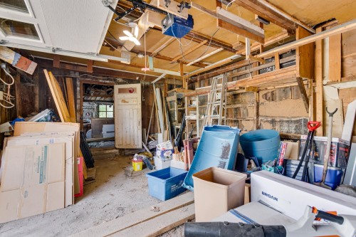 Garage - 105 Rue Principale, Ripon, QC - Indoor Photo Showing Basement