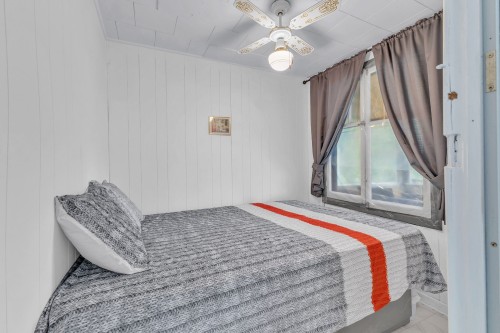 Chambre à coucher principale - 48 Ch. Du Lac-Achigan, Val-Des-Monts, QC - Indoor Photo Showing Bedroom