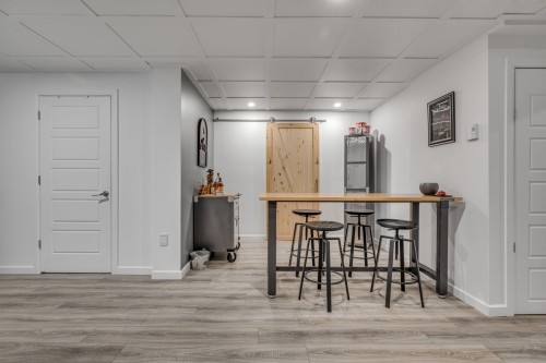Salle familiale - 254 Rue Hamel, Saint-Gilles, QC - Indoor