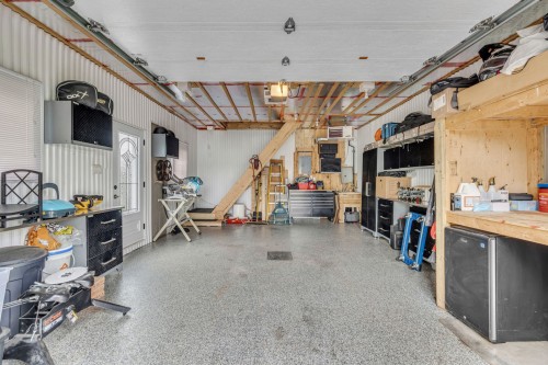 Garage - 254 Rue Hamel, Saint-Gilles, QC - Indoor Photo Showing Garage