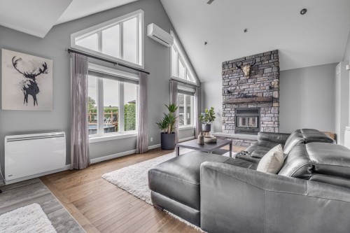 Salon - 254 Rue Hamel, Saint-Gilles, QC - Indoor Photo Showing Living Room With Fireplace