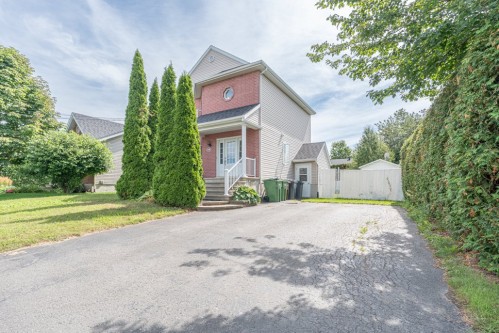 Stationnement - 1380 Rue Paris, Drummondville, QC - Outdoor
