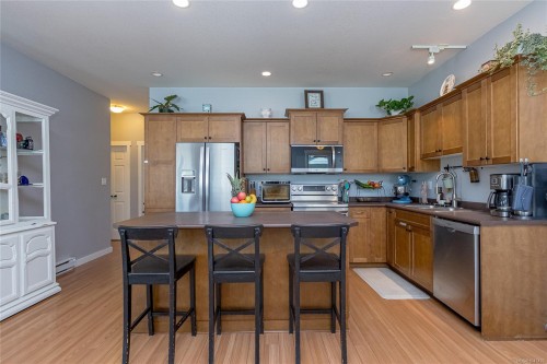 6183 Drombeg Pl, Duncan, BC - Indoor Photo Showing Kitchen