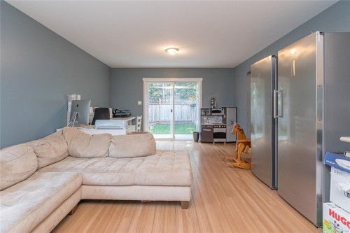 6183 Drombeg Pl, Duncan, BC - Indoor Photo Showing Living Room