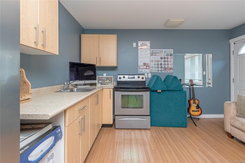 6183 Drombeg Pl, Duncan, BC - Indoor Photo Showing Kitchen