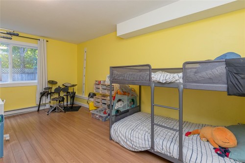 6183 Drombeg Pl, Duncan, BC - Indoor Photo Showing Bedroom