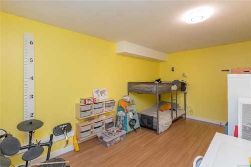 6183 Drombeg Pl, Duncan, BC - Indoor Photo Showing Bedroom