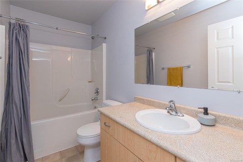 6183 Drombeg Pl, Duncan, BC - Indoor Photo Showing Bathroom