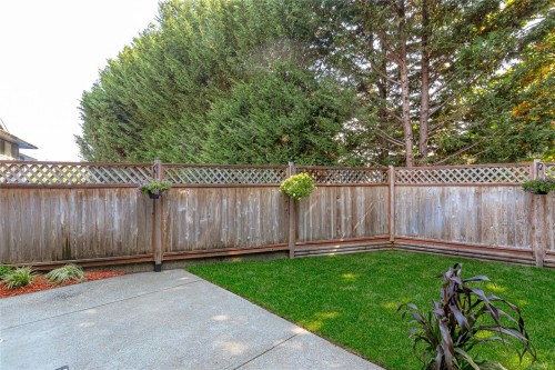 6183 Drombeg Pl, Duncan, BC - Outdoor