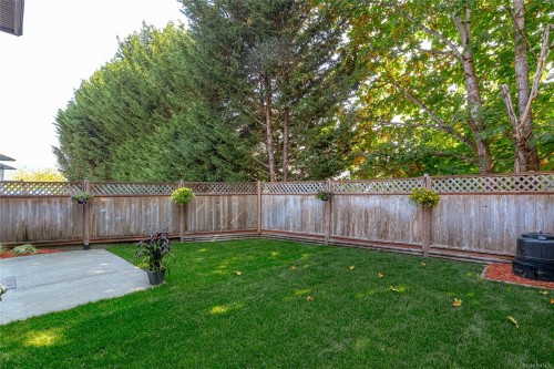 6183 Drombeg Pl, Duncan, BC - Outdoor
