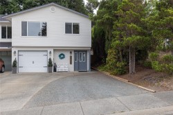 5824 Carrington Rd Nanaimo, BC V9T 6C2