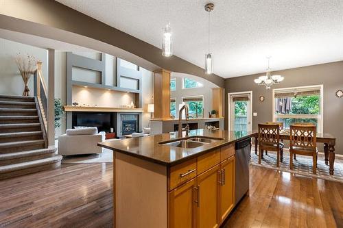 30 Colshort Pl, Winnipeg, MB - Indoor Photo Showing Kitchen With Double Sink