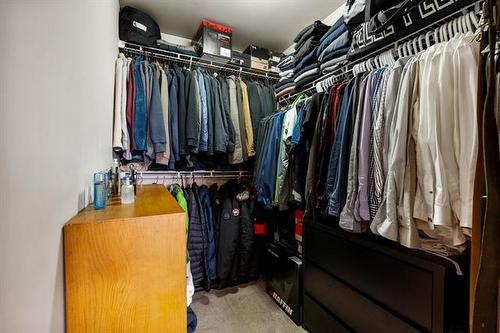 30 Colshort Pl, Winnipeg, MB - Indoor With Storage