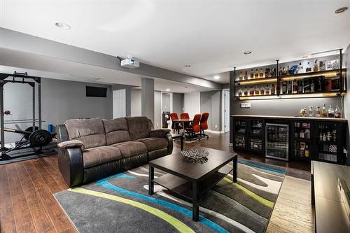 30 Colshort Pl, Winnipeg, MB - Indoor Photo Showing Living Room