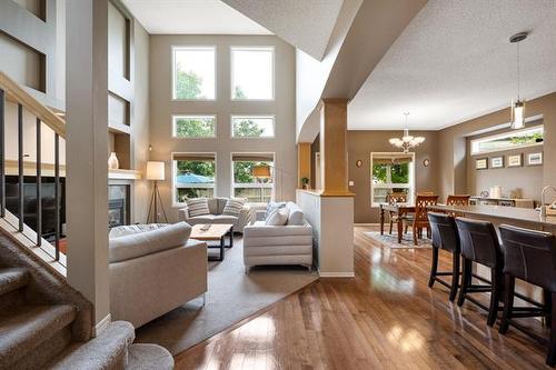 30 Colshort Pl, Winnipeg, MB - Indoor Photo Showing Living Room
