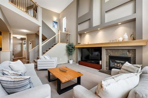 30 Colshort Pl, Winnipeg, MB - Indoor Photo Showing Living Room With Fireplace