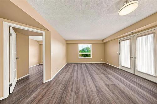 306-1840 Henderson Hwy, Winnipeg, MB - Indoor Photo Showing Other Room