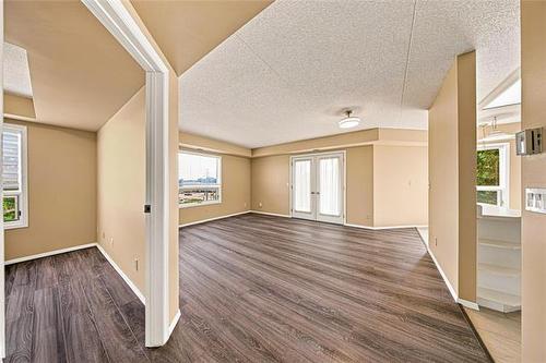 306-1840 Henderson Hwy, Winnipeg, MB - Indoor Photo Showing Other Room