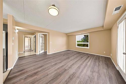 306-1840 Henderson Hwy, Winnipeg, MB - Indoor Photo Showing Other Room