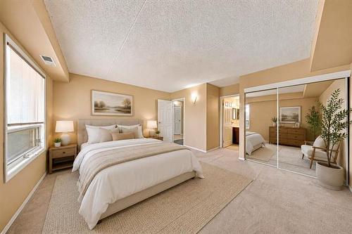 306-1840 Henderson Hwy, Winnipeg, MB - Indoor Photo Showing Bedroom