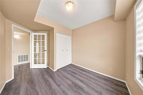 306-1840 Henderson Hwy, Winnipeg, MB - Indoor Photo Showing Other Room