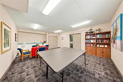 306-1840 Henderson Hwy, Winnipeg, MB - Indoor Photo Showing Other Room